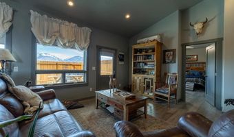 5 Cowboy Dr, Clark, WY 82435