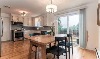 25 Stony Brook Dr, Cranston, RI 02920