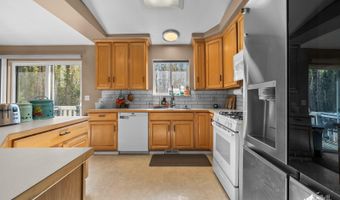 8688 Little Brook Cir, Anchorage, AK 99507