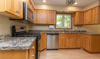 102 Ross Gdn NW, Alexandria, MN 56308