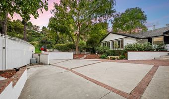 3601 Dellvale Pl, Encino, CA 91436