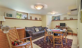 621 PARKWAY Ave, Antioch, IL 60002