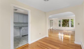 175 Kay St, Newport, RI 02840