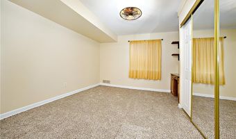 418 Great Hill Dr, Ballwin, MO 63021