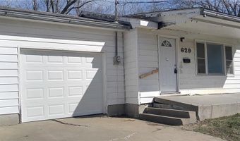 629 E 1st St, Garnett, KS 66032