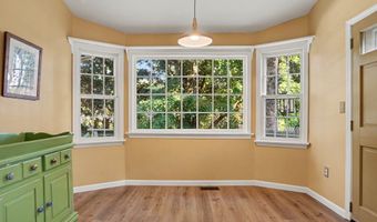 555 Lakeside Dr, Bridgeport, CT 06606