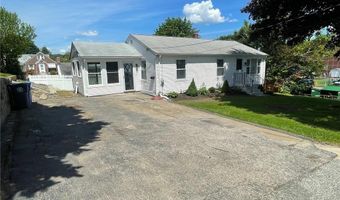 29 TACOMA St, Cranston, RI 02920