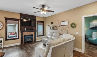 1301 S 13th St, Adel, IA 50003