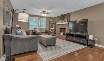 27 Fairway Dr, North Kingstown, RI 02852