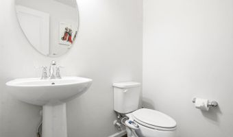 41768 MCMONAGLE Sq, Aldie, VA 20105