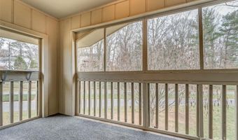 102 Abbey Cir, Asheville, NC 28805