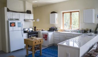 38 Tres Lomas, Arroyo Hondo, NM 87529