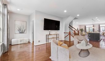 44713 PLYMPTON Sq, Ashburn, VA 20147