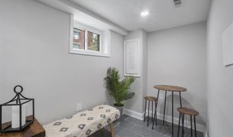 5623 EADS St NE, Washington, DC 20019