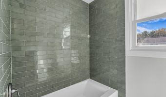 35 Bayside Ave, Barnegat, NJ 08005