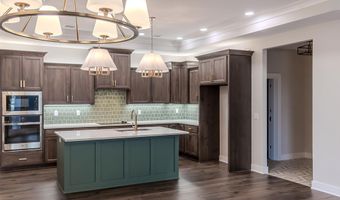 727 E Lexington Ln, Andover, KS 67002