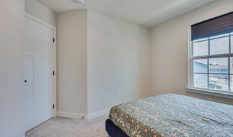 220 Anchor Way 3820, Aberdeen, NJ 07721