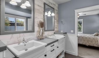 61525 Meeks Trl, Bend, OR 97702