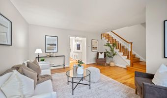 323 STRATFORD Rd, Baltimore, MD 21228