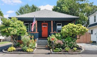 14 Elinora St, East Providence, RI 02915