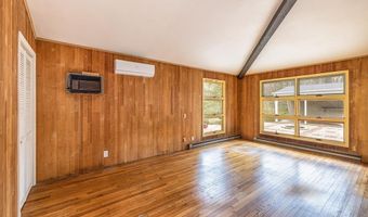 141 Gurleyville Rd, Mansfield, CT 06268