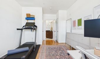 2101 N MONROE St #403, Arlington, VA 22207