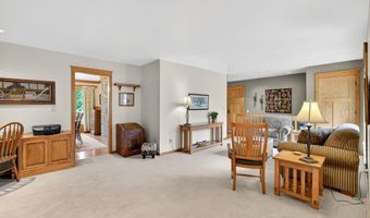 1323 Scott Cir, Ames, IA 50014