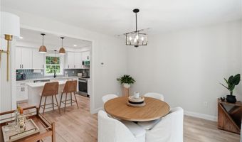 72 Wilbur Rd, Lincoln, RI 02865