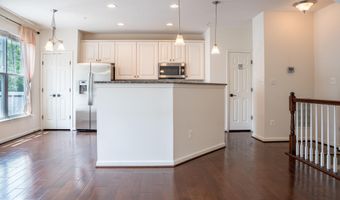 42243 CANARY GRASS Sq, Aldie, VA 20105