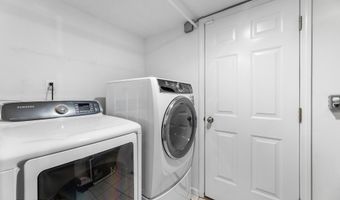 48 Poplar St, Beachwood, NJ 08722