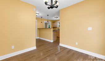2 Cottage Cove Ln, Asheville, NC 28803