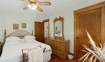 19 Bouvier Ave, Lincoln, RI 02838