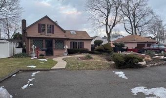 11 Hatcher Ct, Amityville, NY 11701