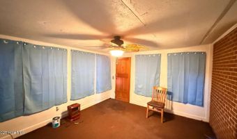 160 Pinewood Dr, Arapahoe, NC 28510