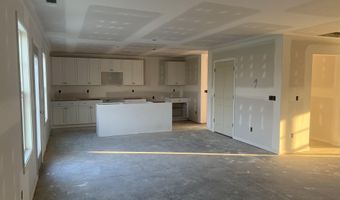 38 Coachman Ln, Autryville, NC 28318