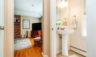 65 Walnut Dr, East Greenwich, RI 02818