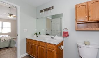 136 Hope Hill Ter, Cranston, RI 02921