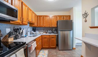 565 Clark Ave APT 17, Bristol, CT 06010