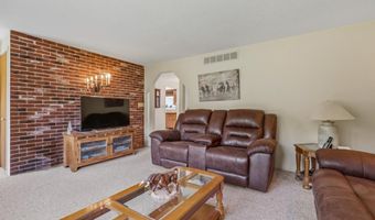 35 Dorchester Ln, Branford, CT 06405