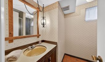 677 Turfwood Dr, Ballwin, MO 63021