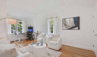 11 Pond Pl, Cos Cob, CT 06807