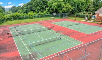 1308 Holgate Dr G5, Ballwin, MO 63021