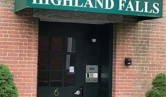 2 School St 403, Lincoln, RI 02802