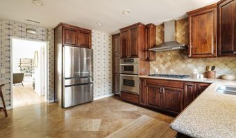 2061 N Roosevelt Ave, Altadena, CA 91001