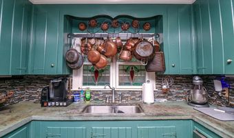 205 Valley Dr, Americus, GA 31709