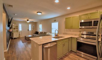 208 FLORIDA Dr, Auburndale, FL 33823