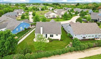 40418 N South Newport Dr, Antioch, IL 60002