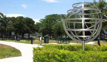 2400 FRANCISCAN Dr 8, Clearwater, FL 33763