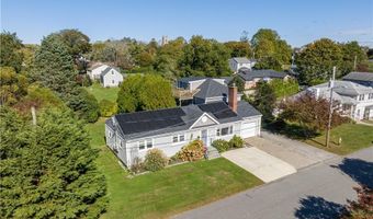 4 James St, Middletown, RI 02842