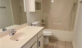 911 SW Cheyenne Dr, Bentonville, AR 72712